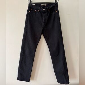 LEVI’S Wedgie Jeans size 26 x 28 length ankle straight leg black denim